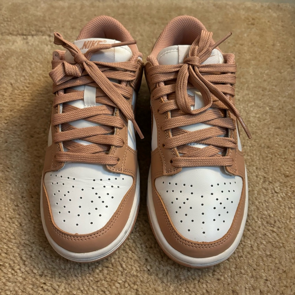 NIKE Dunk Low Basketball Sneakers